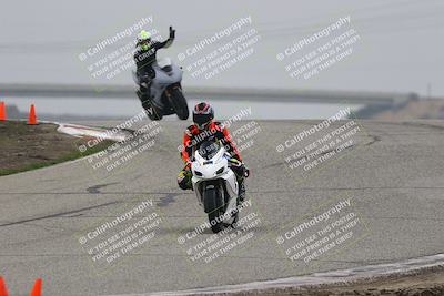 media/Nov-29-2025-TrackDaz (Sat) [[10ae2d9bce]]/B Group/Session 3 (Outside Grapevine)/